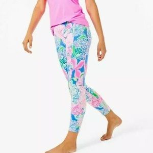 Lilly Pulitzer UPF 50+ Weekender Midi Leggings